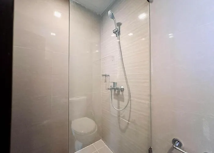 Chic Cozy 1br Uptown Parksuites T1 Pay Parking 14r Manila