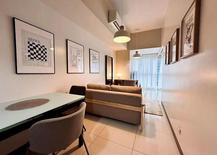 Chic Cozy 1br Uptown Parksuites T1 Pay Parking 14r * Manila