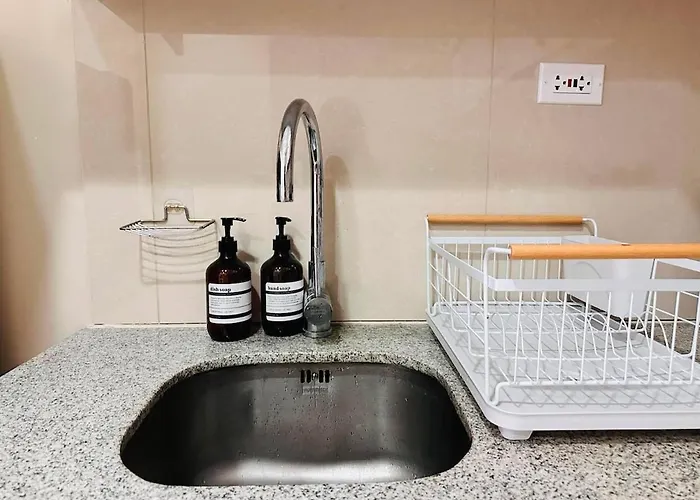 Chic Cozy 1br Uptown Parksuites T1 Pay Parking 14r * Manila