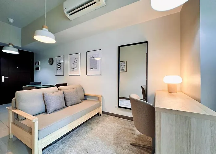 Chic Cozy 1br Uptown Parksuites T1 Pay Parking 14r Manila