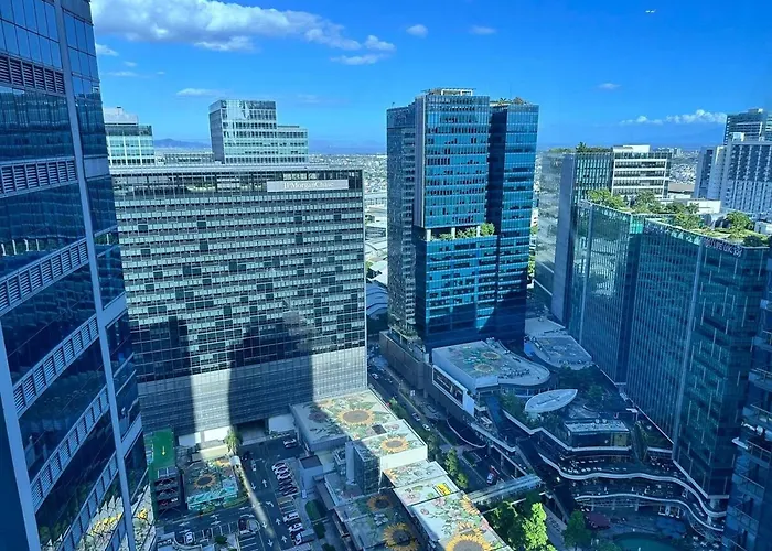 Chic Cozy 1br Uptown Parksuites T1 Pay Parking 14r Manila